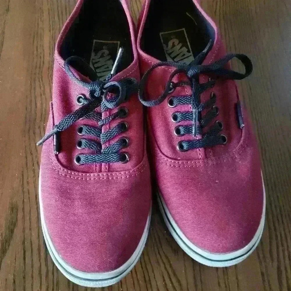 Vans - Picture 1 of 5